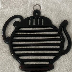 Vintage Scrolled Cast Iron Filigree
Teapot Shaped Trivet For Hot Dishes & Pots